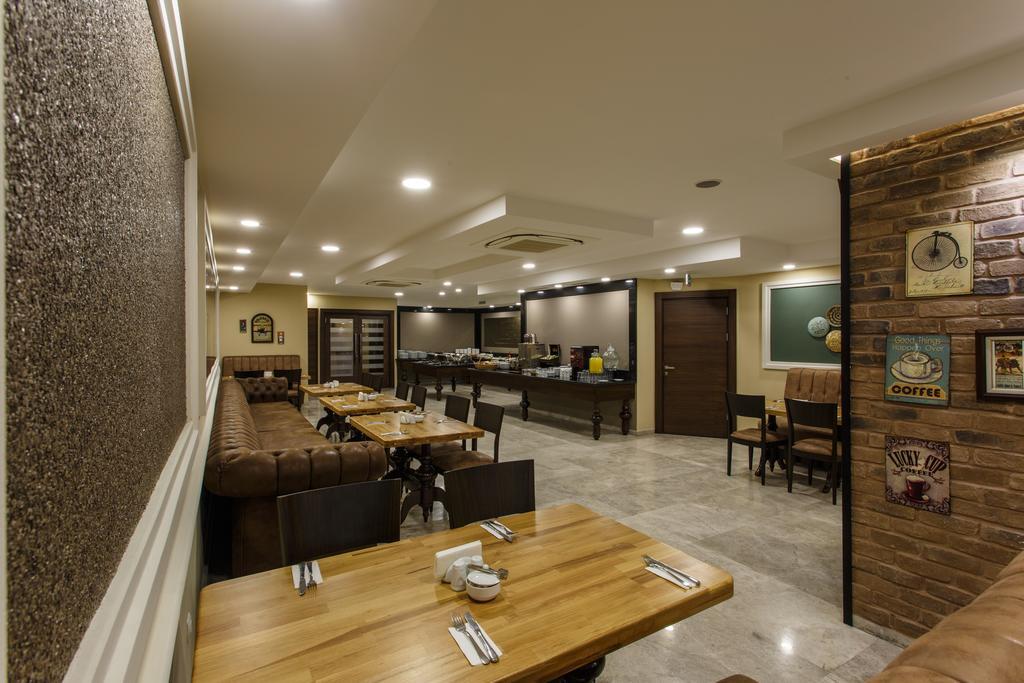 Antroyal Hotel Анталия Екстериор снимка