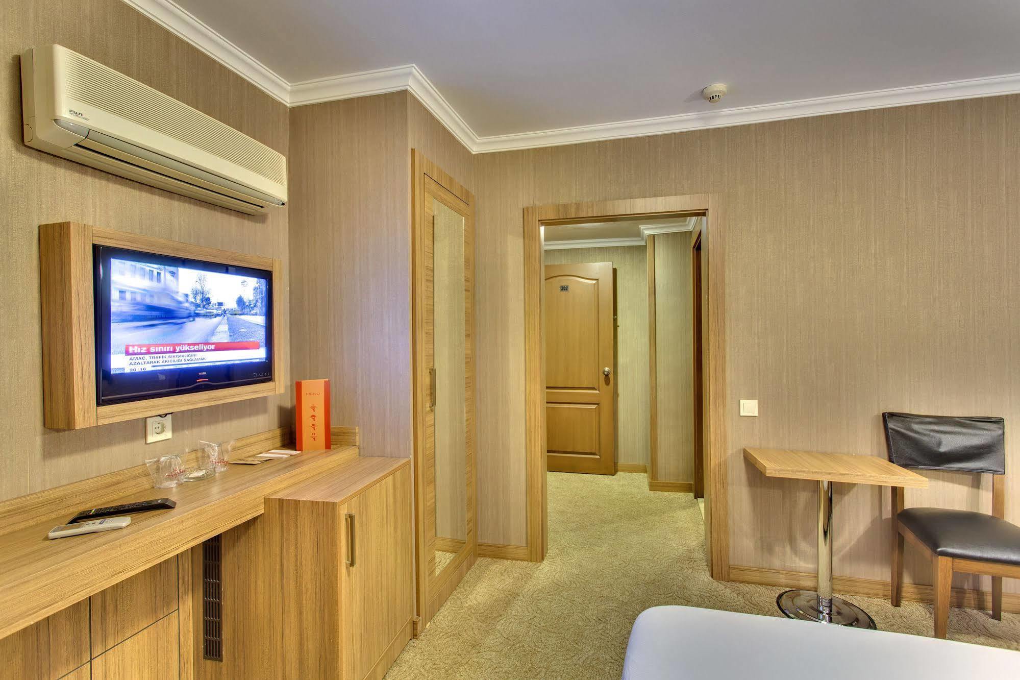 Antroyal Hotel Анталия Екстериор снимка