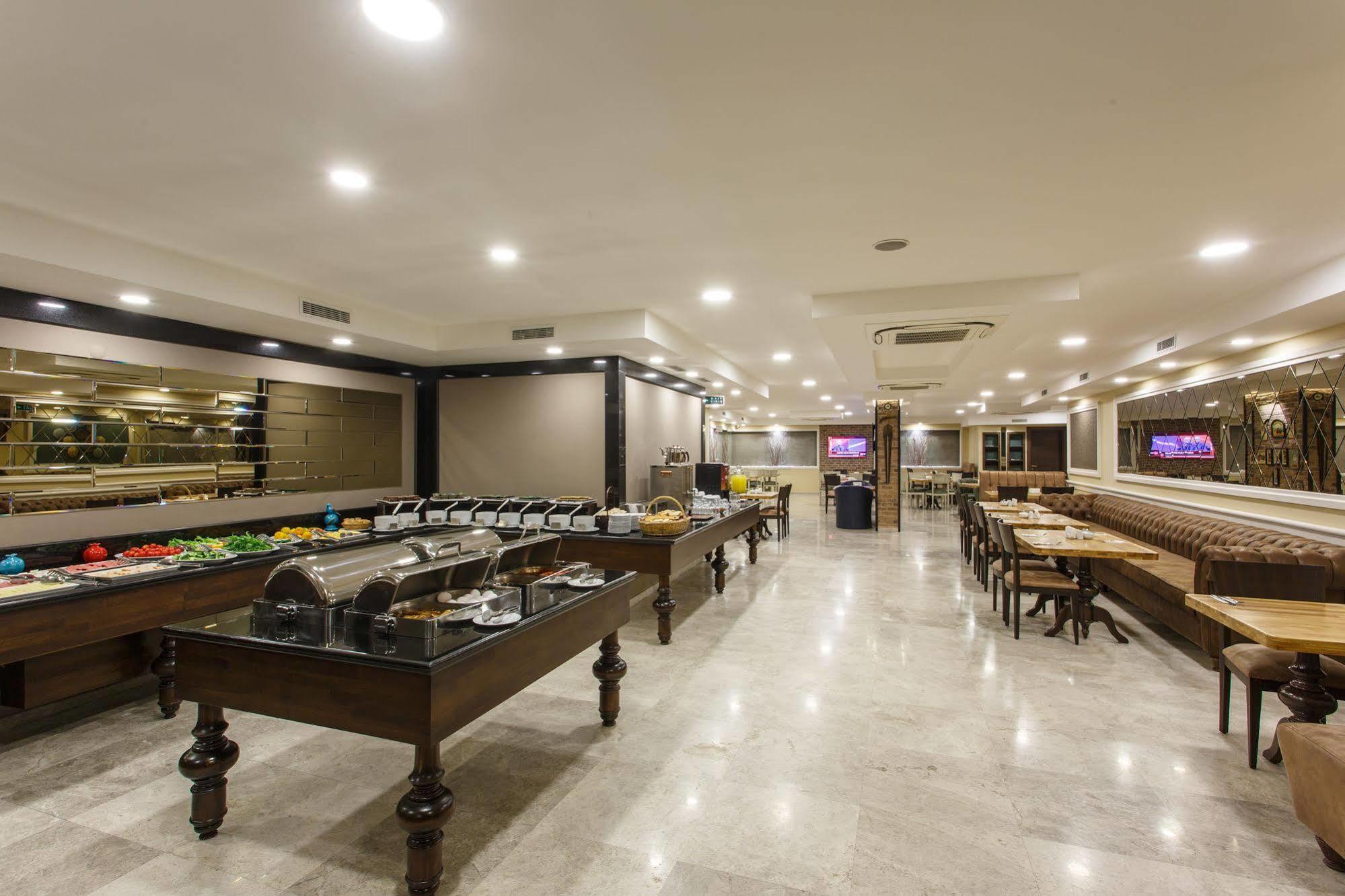 Antroyal Hotel Анталия Екстериор снимка