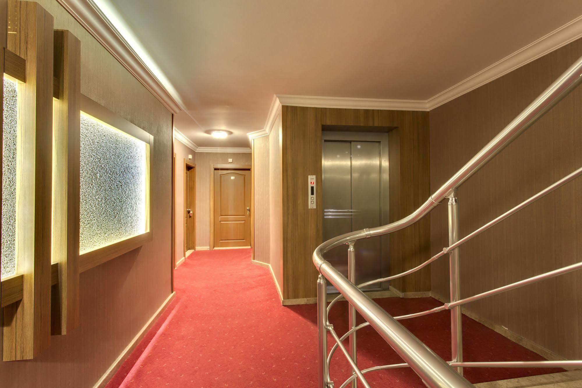 Antroyal Hotel Анталия Екстериор снимка