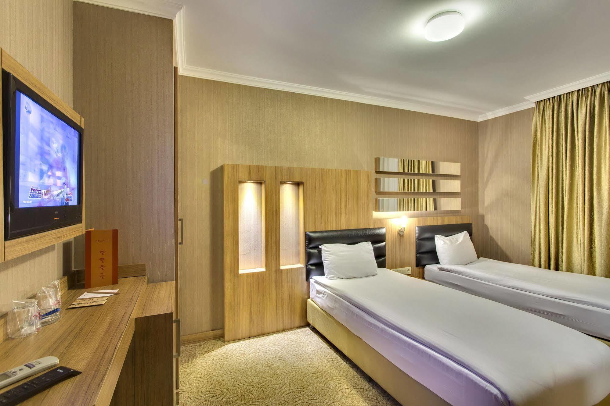 Antroyal Hotel Анталия Екстериор снимка